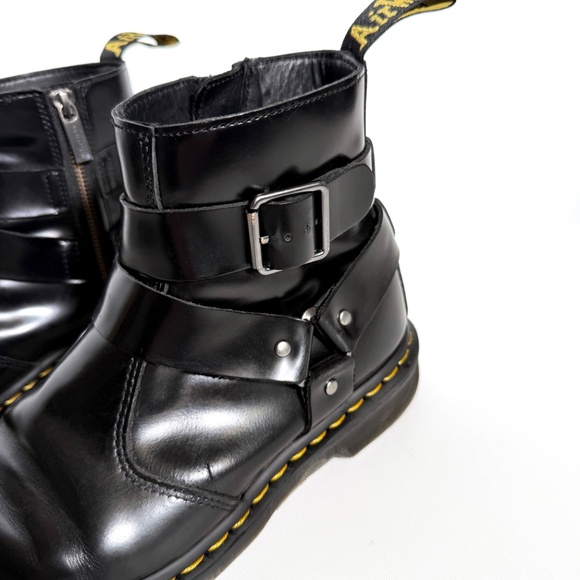 Dr. Martens Black Leather Men\'s Boots main image 6